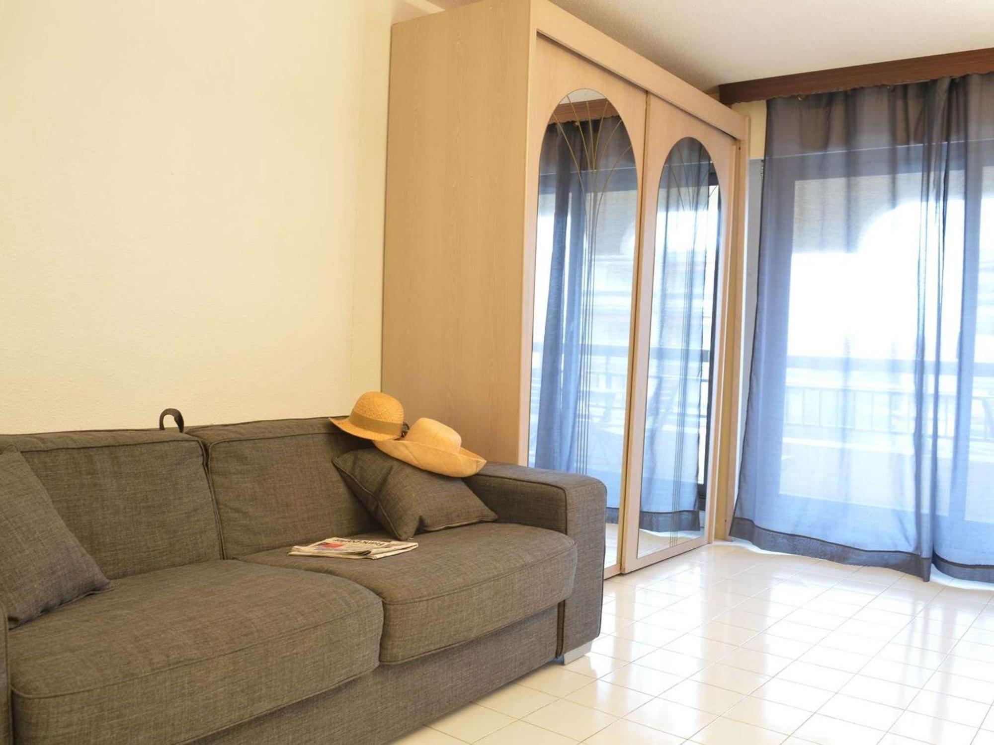 Studio Cabine A 200M De Port Frejus, Plage, Commerces, Terrasse, 4 Couchages, Menage Inclus - Fr-1-226A-31 Exterior foto